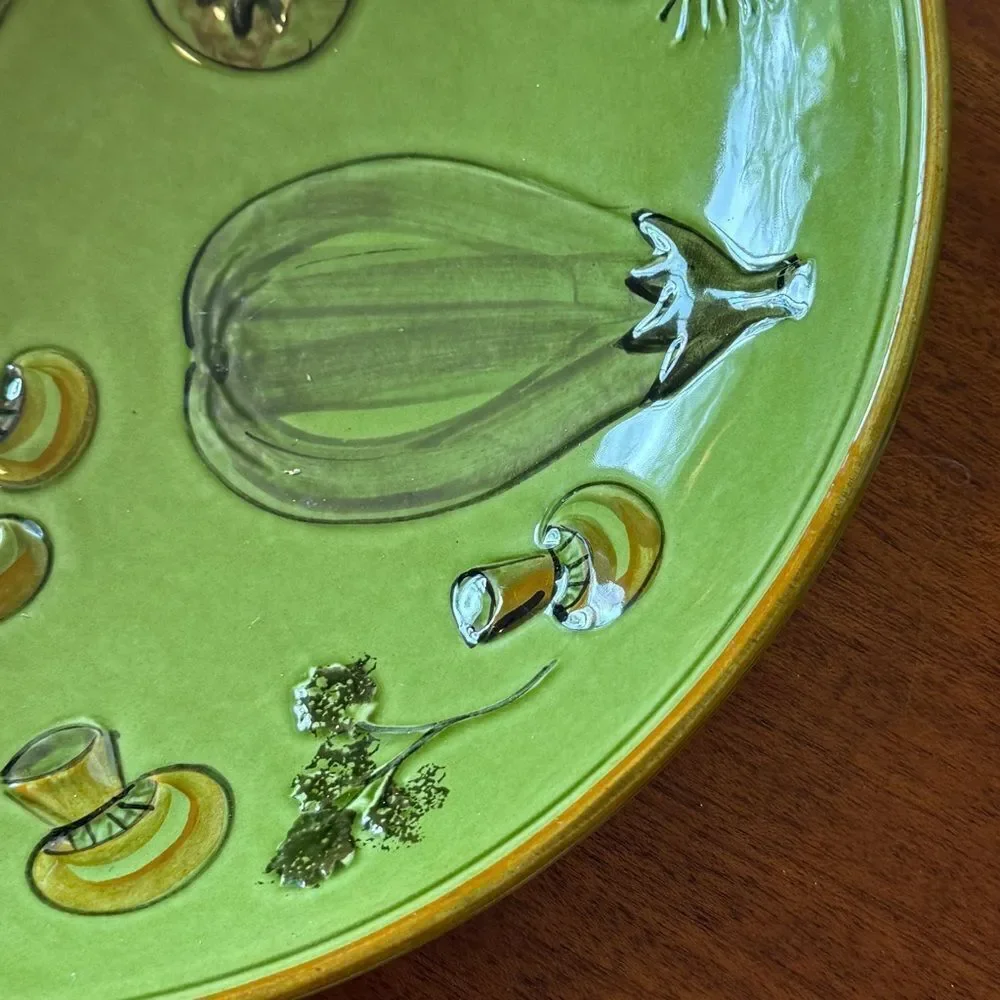 Vintage 1971 Los Angeles Potteries #514 Large 14.5” Pasta Bowl Raised Vegetables